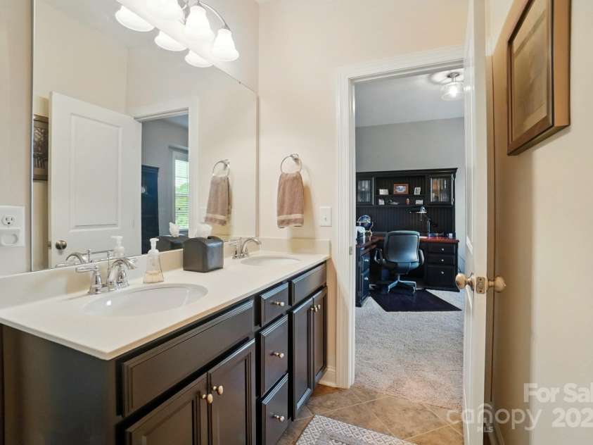 463 Langston Place Drive, Fort Mill, SC 29708.  MLS# CAR4267407, YatesRealty ID 18332. 