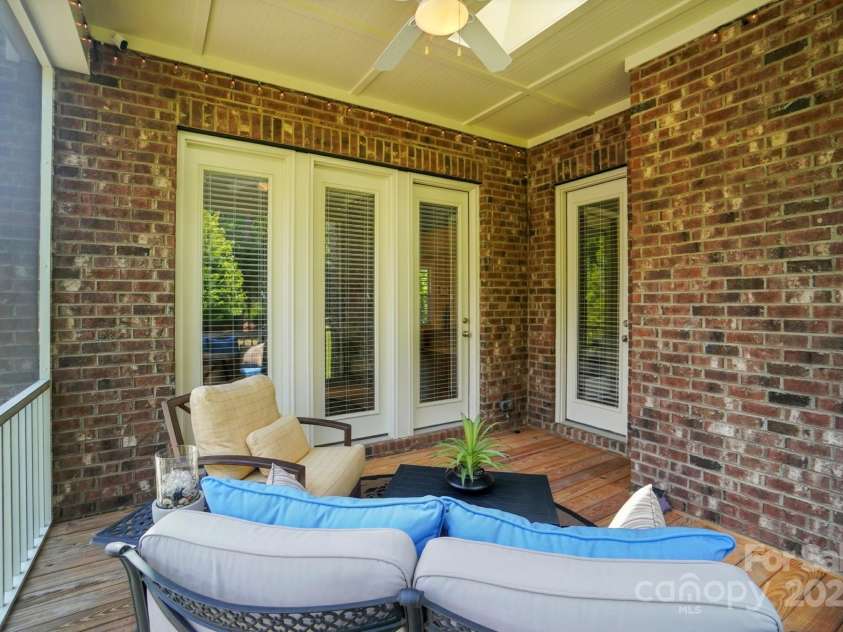 463 Langston Place Drive, Fort Mill, SC 29708.  MLS# CAR4267407, YatesRealty ID 18332. 