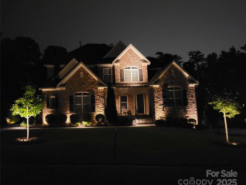 463 Langston Place Drive, Fort Mill, SC 29708.  MLS# CAR4267407, YatesRealty ID 18332. 
