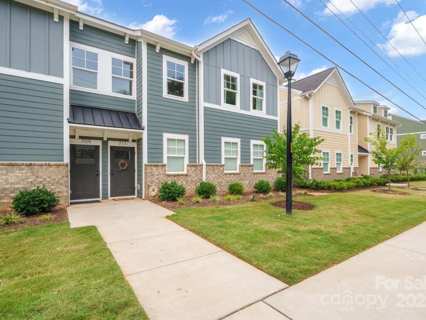 711 Beaty Street, Davidson, NC 28036.  MLS# CAR4261256, YatesRealty ID 18333. Welcome to 711 Beaty St