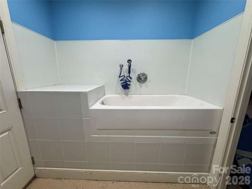 135 Eastover Drive, Concord, NC 28025.  MLS# CAR4372320, YatesRealty ID 18335. 