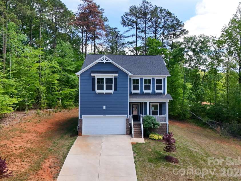 5156 Mark Drive, Hickory, NC 28601.  MLS# CAR4373616, YatesRealty ID 18336. 