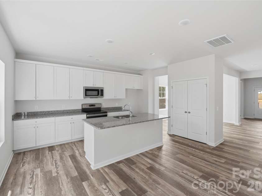 5156 Mark Drive, Hickory, NC 28601.  MLS# CAR4373616, YatesRealty ID 18336. 