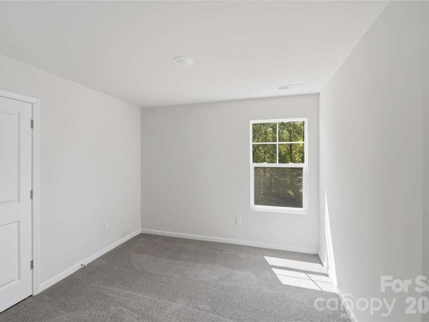 5156 Mark Drive, Hickory, NC 28601.  MLS# CAR4373616, YatesRealty ID 18336. 