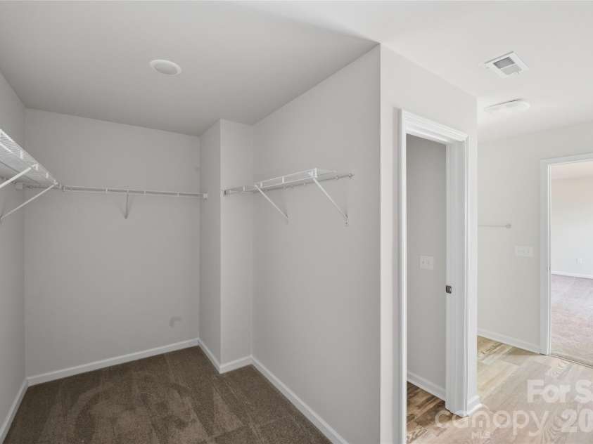 5156 Mark Drive, Hickory, NC 28601.  MLS# CAR4373616, YatesRealty ID 18336. 