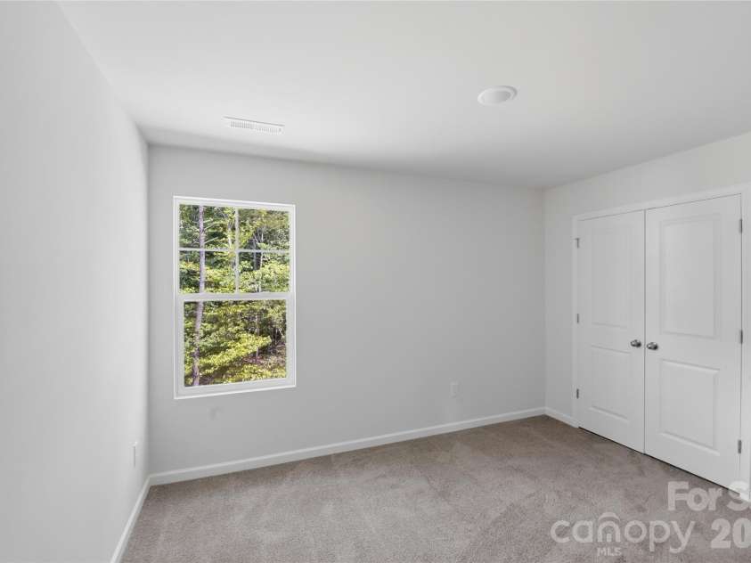 5156 Mark Drive, Hickory, NC 28601.  MLS# CAR4373616, YatesRealty ID 18336. 