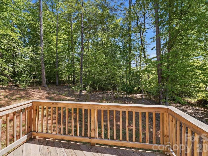 5156 Mark Drive, Hickory, NC 28601.  MLS# CAR4373616, YatesRealty ID 18336. 