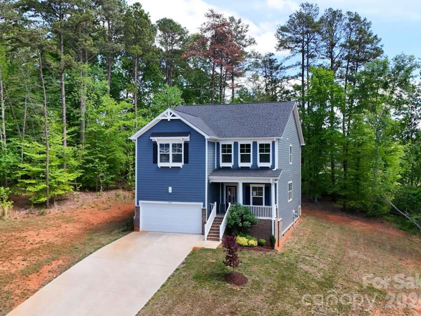 5156 Mark Drive, Hickory, NC 28601.  MLS# CAR4373616, YatesRealty ID 18336. 