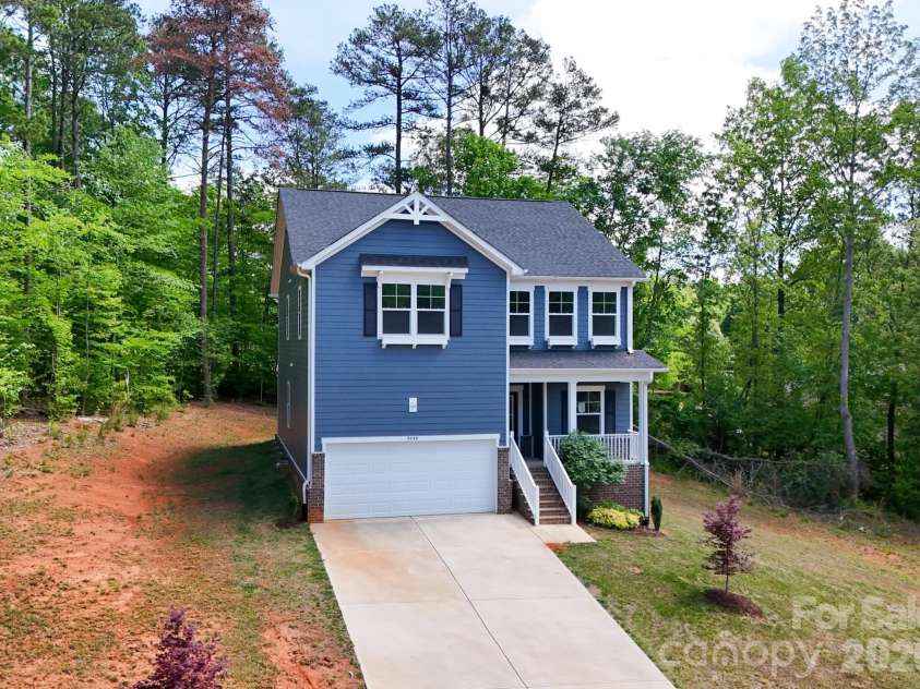 5156 Mark Drive, Hickory, NC 28601.  MLS# CAR4373616, YatesRealty ID 18336. 