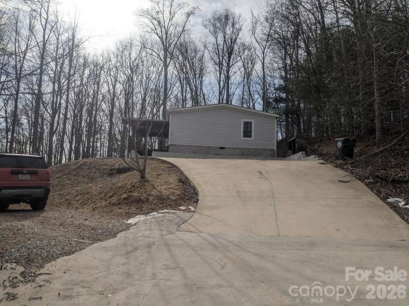 11 Gertrude Lane, Candler, NC 28715.  MLS# CAR4340607, YatesRealty ID 18337. 