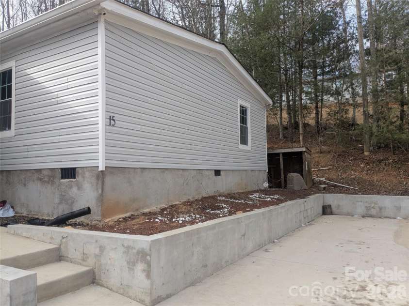 11 Gertrude Lane, Candler, NC 28715.  MLS# CAR4340607, YatesRealty ID 18337. 