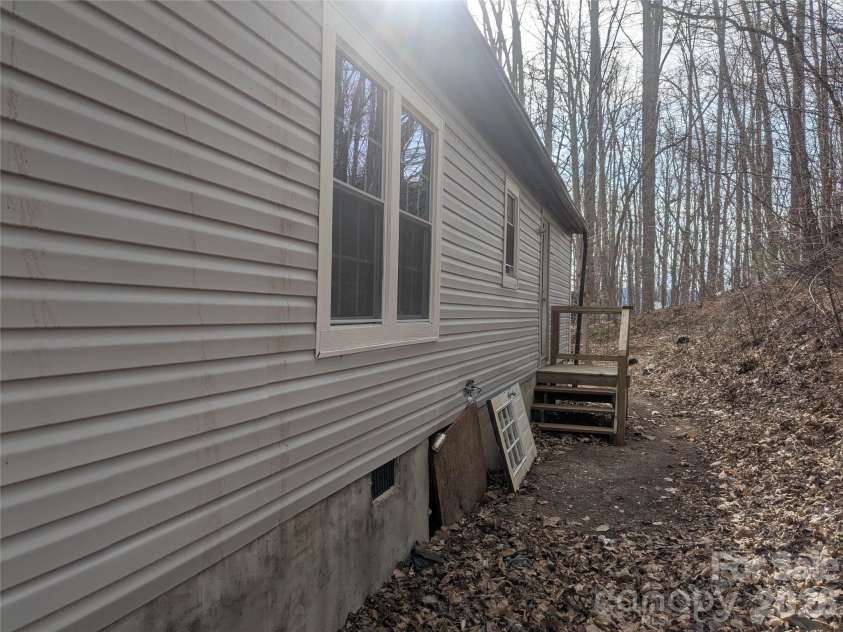 11 Gertrude Lane, Candler, NC 28715.  MLS# CAR4340607, YatesRealty ID 18337. 