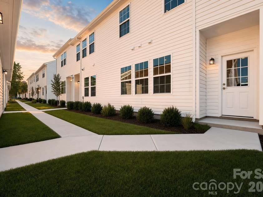 9443 Old Dowd Road, Charlotte, NC 28214.  MLS# CAR4401393, YatesRealty ID 18338. 