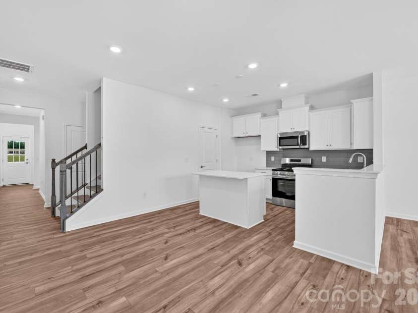 9443 Old Dowd Road, Charlotte, NC 28214.  MLS# CAR4401393, YatesRealty ID 18338. 