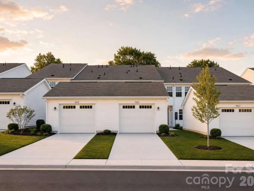 9443 Old Dowd Road, Charlotte, NC 28214.  MLS# CAR4401393, YatesRealty ID 18338. One Car Detached Garage