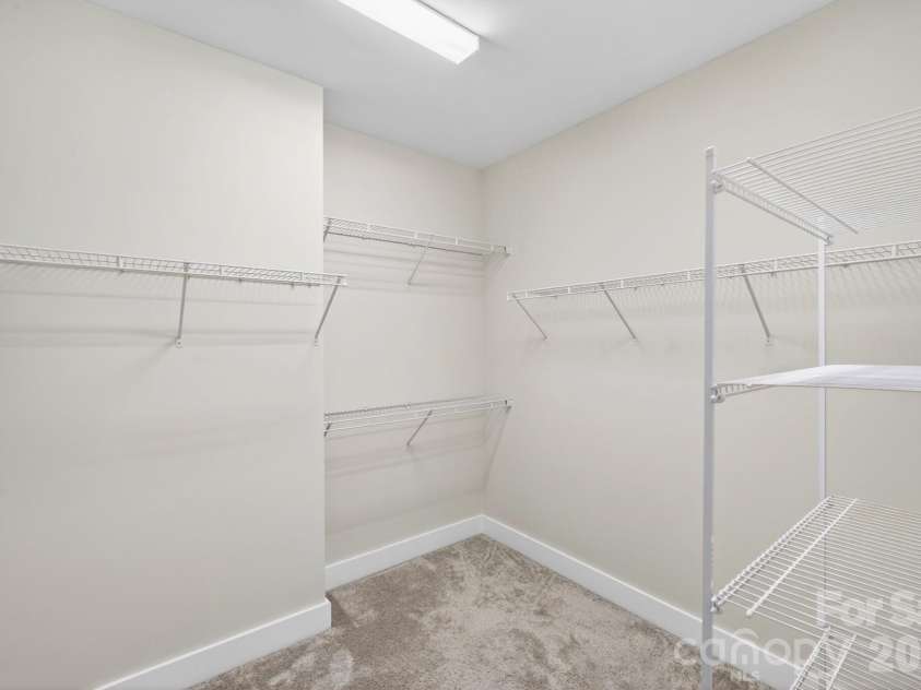 15036 New Amsterdam Lane, Charlotte, NC 28204.  MLS# CAR4367644, YatesRealty ID 18341. 