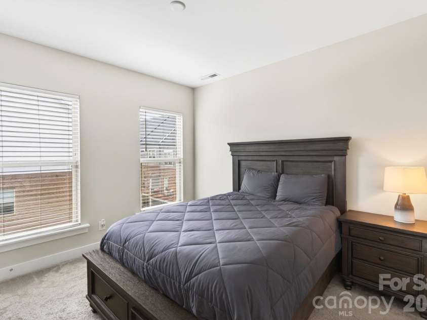 15036 New Amsterdam Lane, Charlotte, NC 28204.  MLS# CAR4367644, YatesRealty ID 18341. 