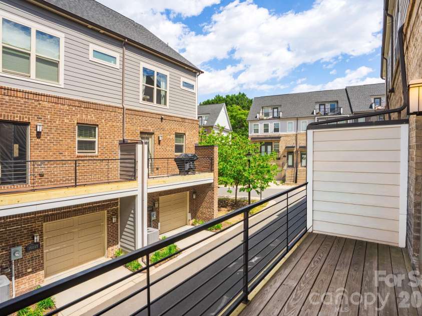 15036 New Amsterdam Lane, Charlotte, NC 28204.  MLS# CAR4367644, YatesRealty ID 18341. 