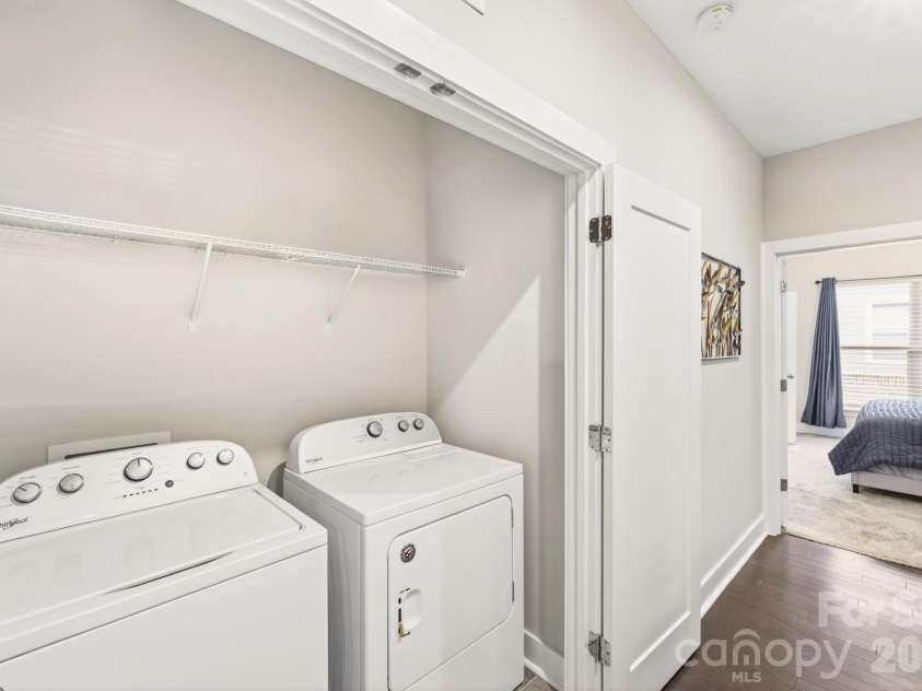15036 New Amsterdam Lane, Charlotte, NC 28204.  MLS# CAR4367644, YatesRealty ID 18341. 