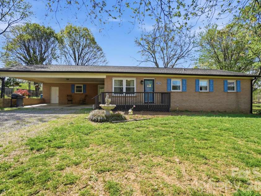 2985 Nc 10 Highway, Conover, NC 28613.  MLS# CAR4362656, YatesRealty ID 18342. 