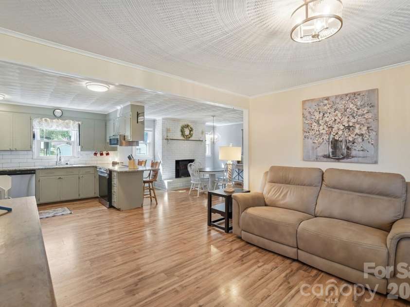 2985 Nc 10 Highway, Conover, NC 28613.  MLS# CAR4362656, YatesRealty ID 18342. 