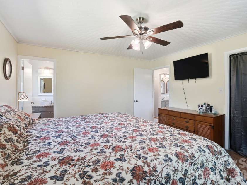 2985 Nc 10 Highway, Conover, NC 28613.  MLS# CAR4362656, YatesRealty ID 18342. 