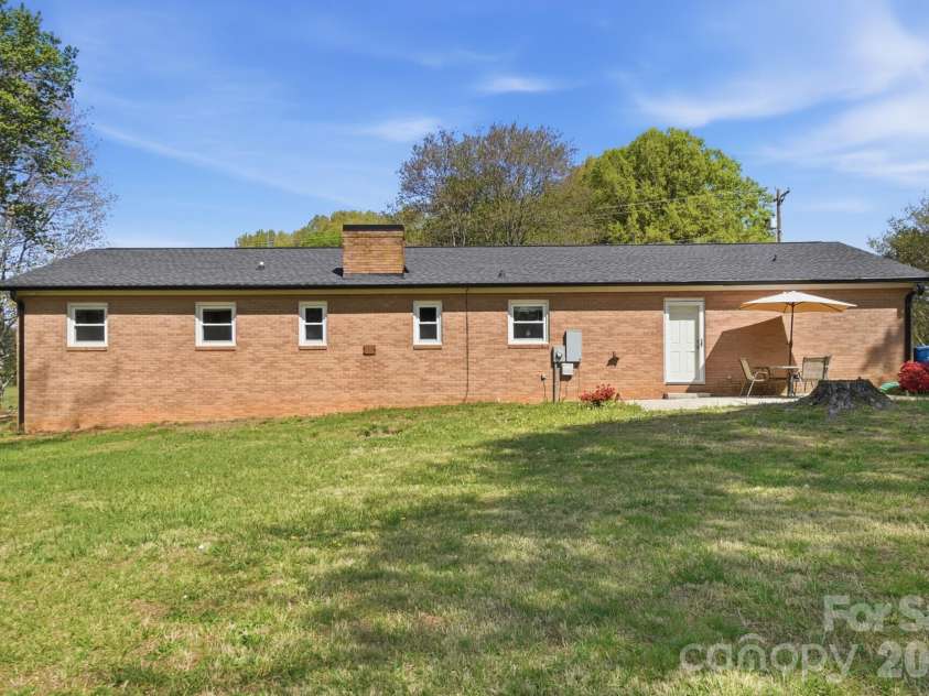 2985 Nc 10 Highway, Conover, NC 28613.  MLS# CAR4362656, YatesRealty ID 18342. 