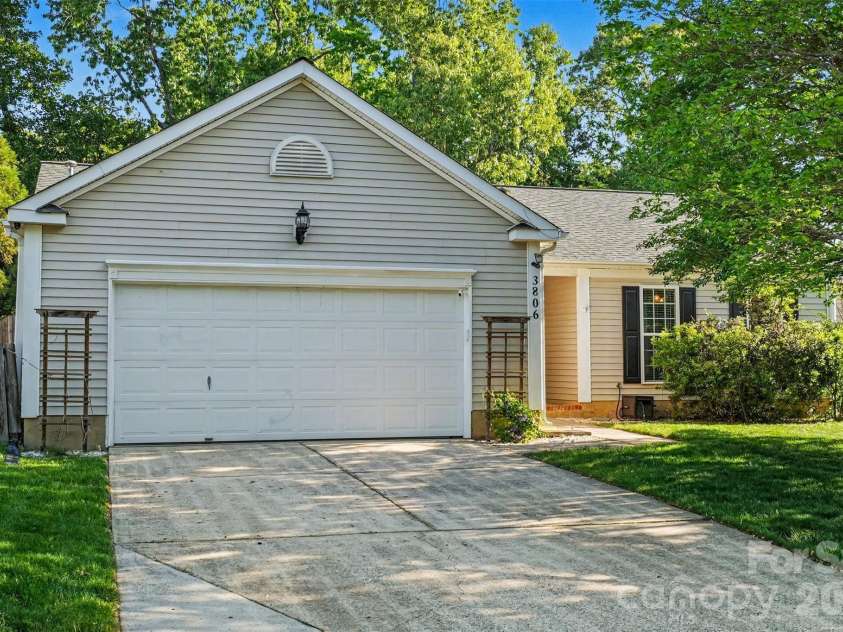 3806 Crimson Wing Drive, Indian Trail, NC 28079.  MLS# CAR4368517, YatesRealty ID 18343. 
