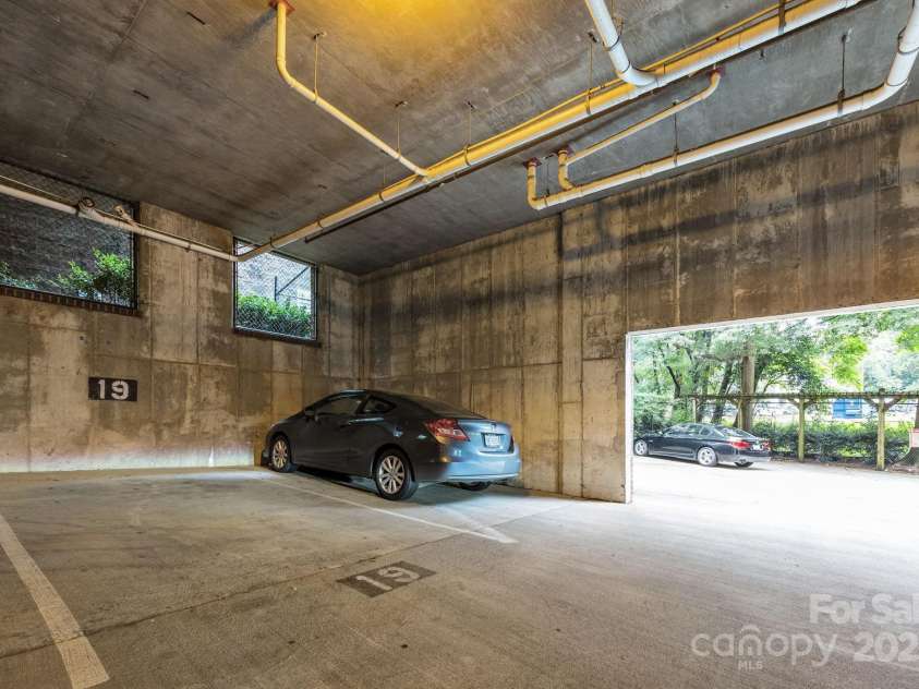 416 Queens Road, Charlotte, NC 28207.  MLS# CAR4289305, YatesRealty ID 18343. 2 dedicated Parking Spots #19