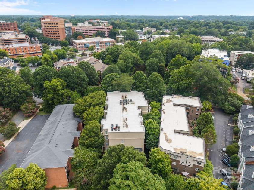416 Queens Road, Charlotte, NC 28207.  MLS# CAR4289305, YatesRealty ID 18343. 
