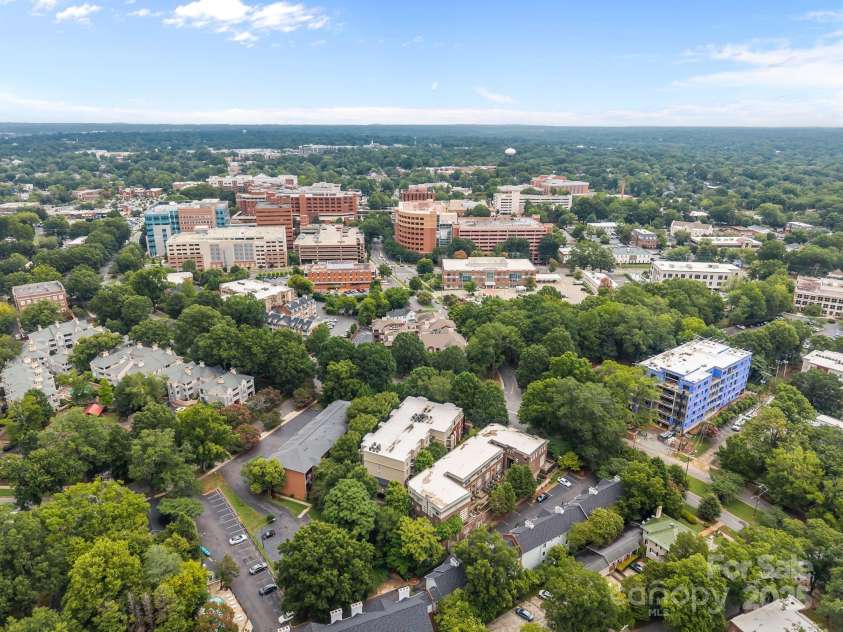 416 Queens Road, Charlotte, NC 28207.  MLS# CAR4289305, YatesRealty ID 18343. 