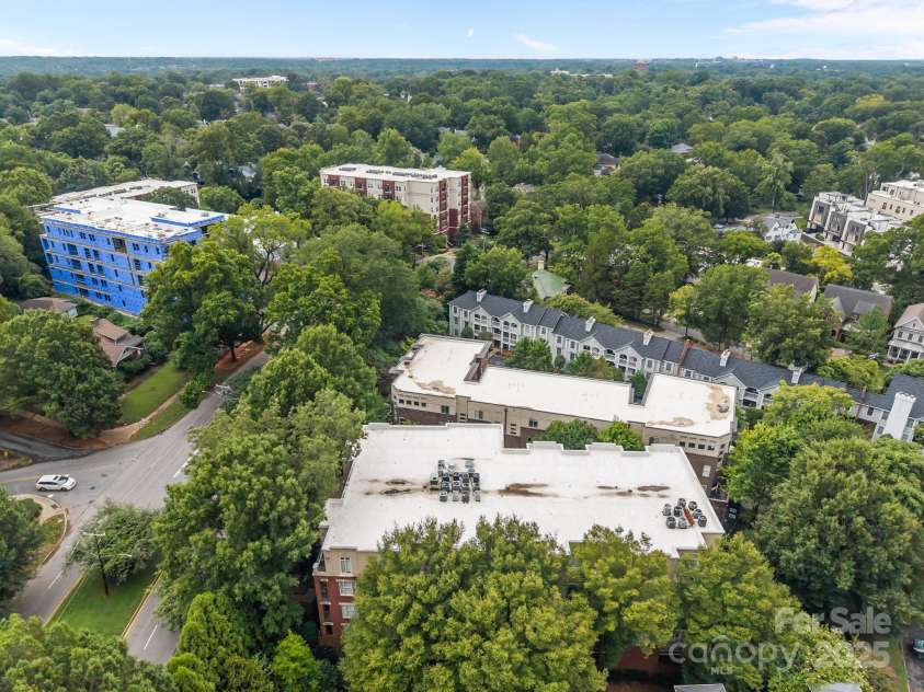 416 Queens Road, Charlotte, NC 28207.  MLS# CAR4289305, YatesRealty ID 18343. 