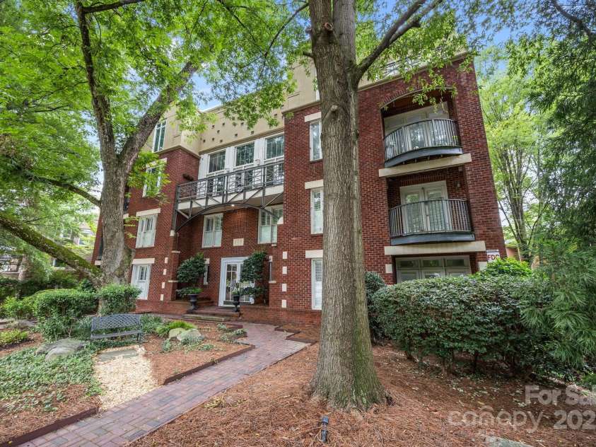 416 Queens Road, Charlotte, NC 28207.  MLS# CAR4289305, YatesRealty ID 18343. 