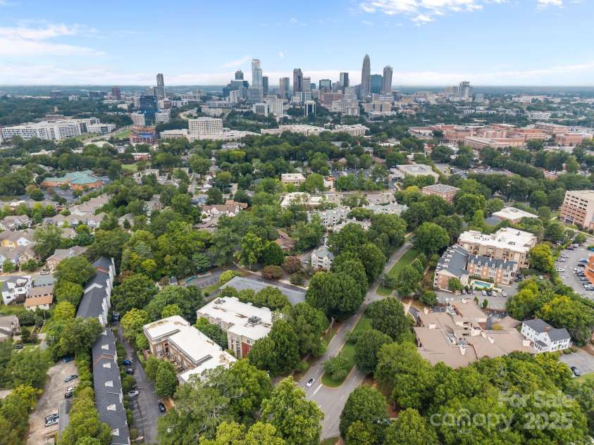416 Queens Road, Charlotte, NC 28207.  MLS# CAR4289305, YatesRealty ID 18343. 