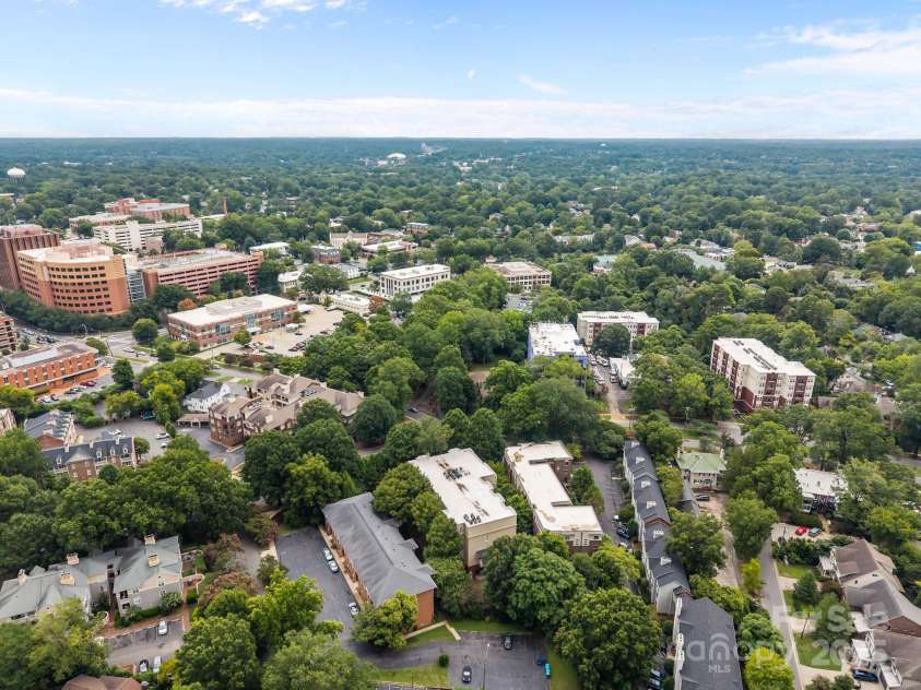 416 Queens Road, Charlotte, NC 28207.  MLS# CAR4289305, YatesRealty ID 18343. 