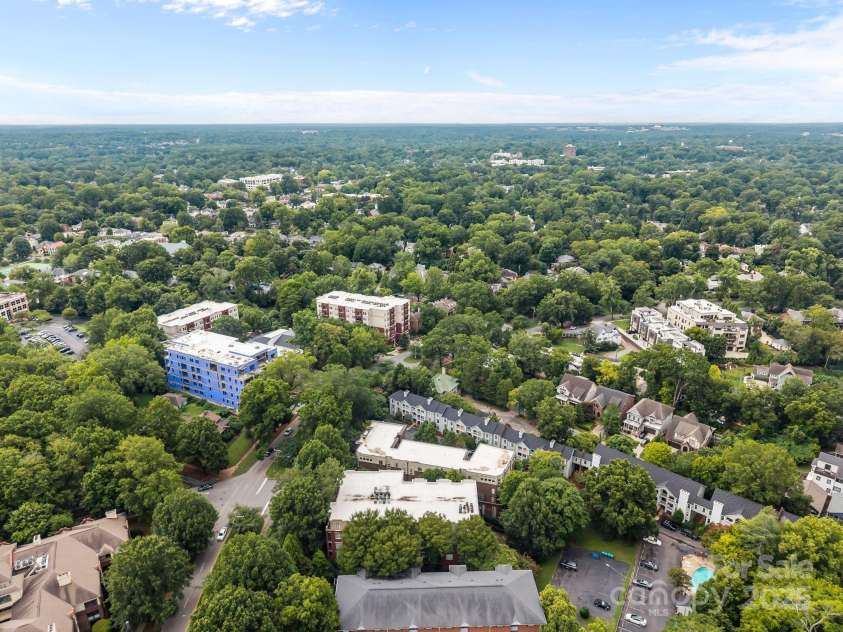 416 Queens Road, Charlotte, NC 28207.  MLS# CAR4289305, YatesRealty ID 18343. 