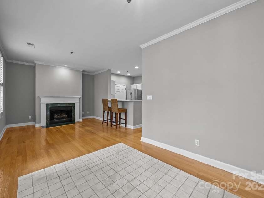 416 Queens Road, Charlotte, NC 28207.  MLS# CAR4289305, YatesRealty ID 18343. Dining Area