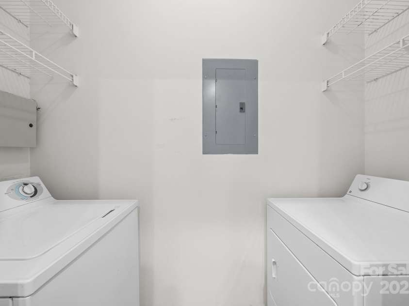 416 Queens Road, Charlotte, NC 28207.  MLS# CAR4289305, YatesRealty ID 18343. Laundry Room