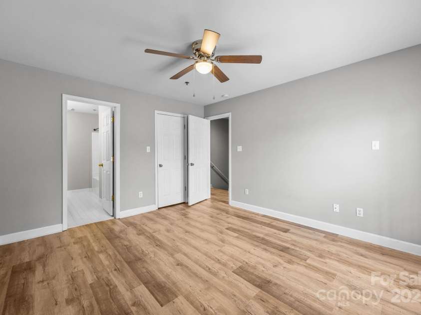 416 Queens Road, Charlotte, NC 28207.  MLS# CAR4289305, YatesRealty ID 18343. Primary Bedroom