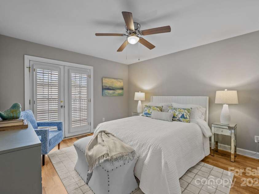416 Queens Road, Charlotte, NC 28207.  MLS# CAR4289305, YatesRealty ID 18343. Primary Bedroom with access to outside