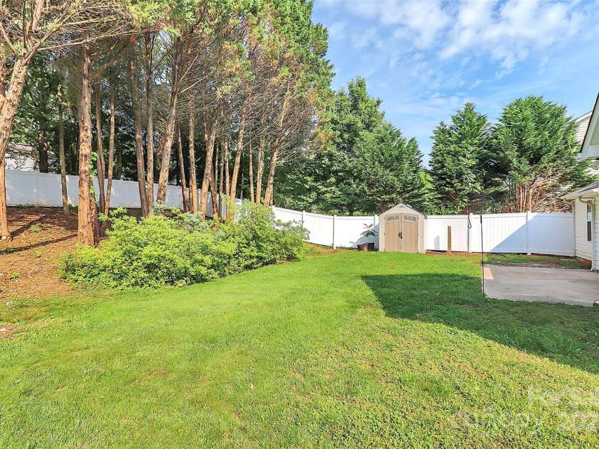 1922 Decatur Court, Charlotte, NC 28213.  MLS# CAR4267117, YatesRealty ID 18344. 