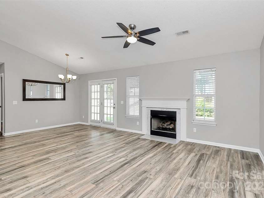 1922 Decatur Court, Charlotte, NC 28213.  MLS# CAR4267117, YatesRealty ID 18344. 