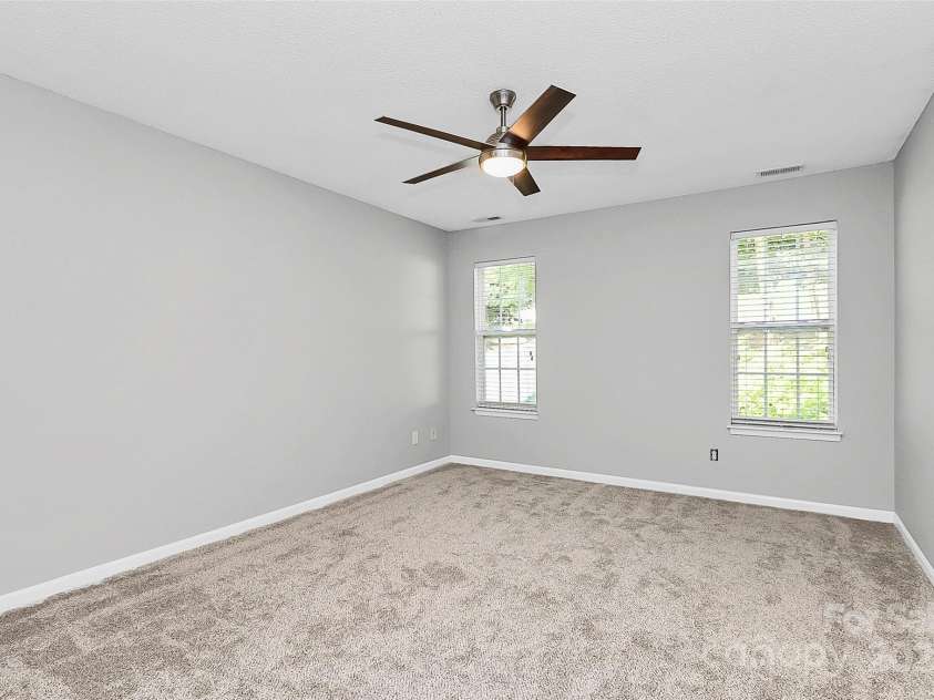 1922 Decatur Court, Charlotte, NC 28213.  MLS# CAR4267117, YatesRealty ID 18344. 