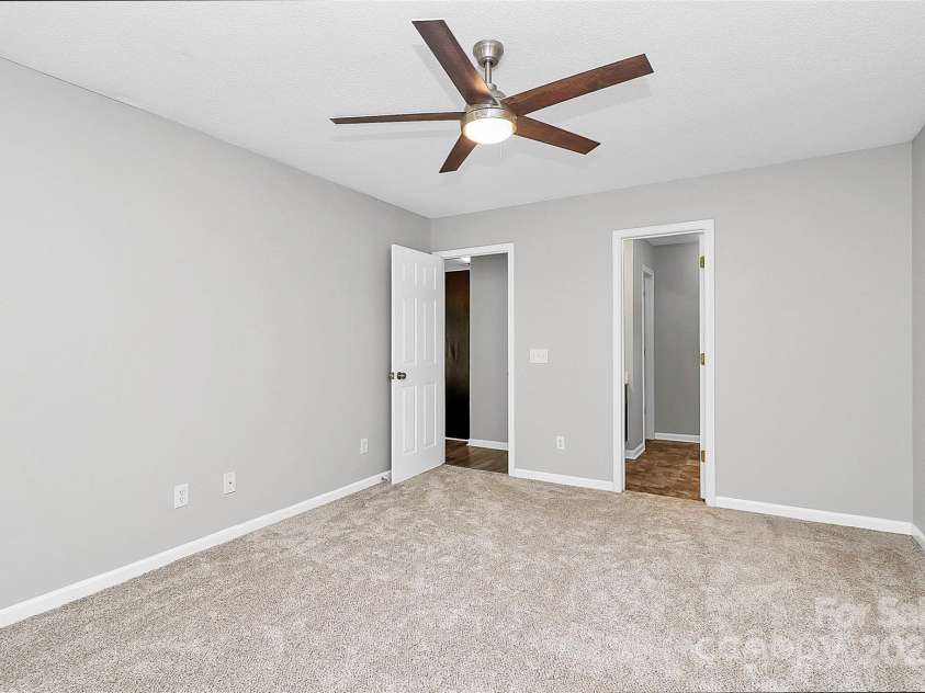 1922 Decatur Court, Charlotte, NC 28213.  MLS# CAR4267117, YatesRealty ID 18344. 