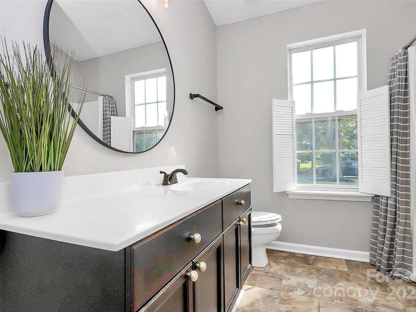 1922 Decatur Court, Charlotte, NC 28213.  MLS# CAR4267117, YatesRealty ID 18344. 