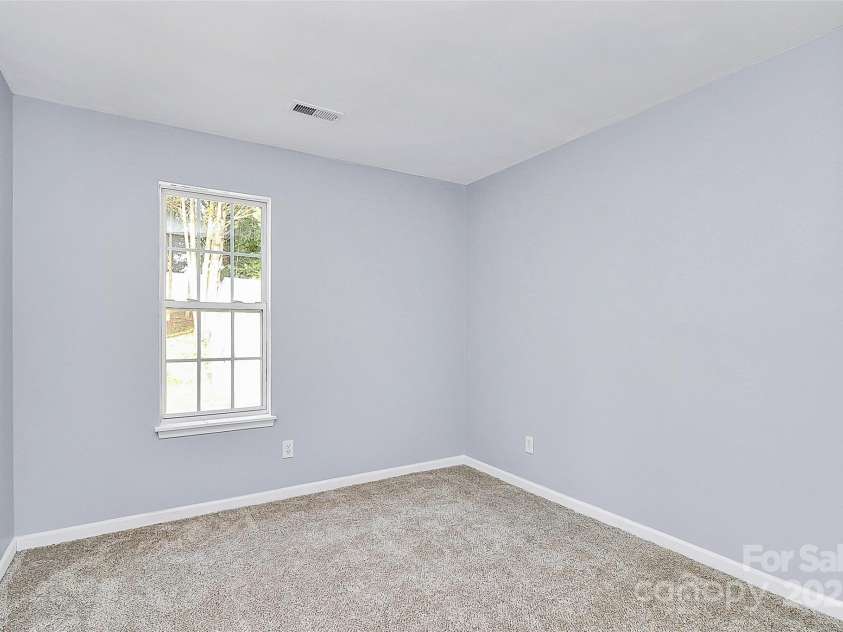 1922 Decatur Court, Charlotte, NC 28213.  MLS# CAR4267117, YatesRealty ID 18344. 