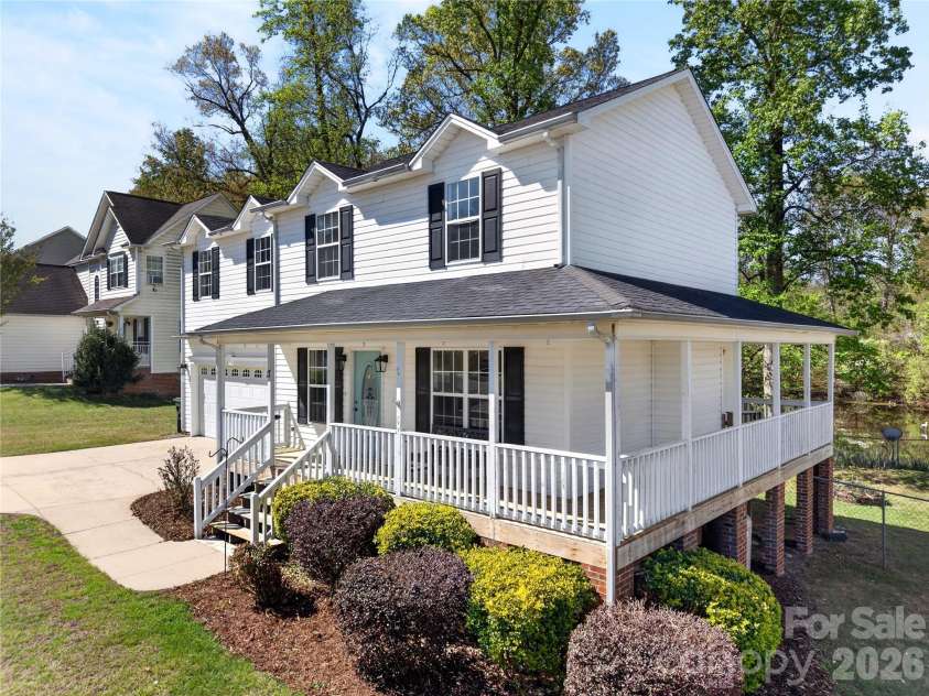 7 Collin Lane, Thomasville, NC 27360.  MLS# CAR4369183, YatesRealty ID 18344. Front side 