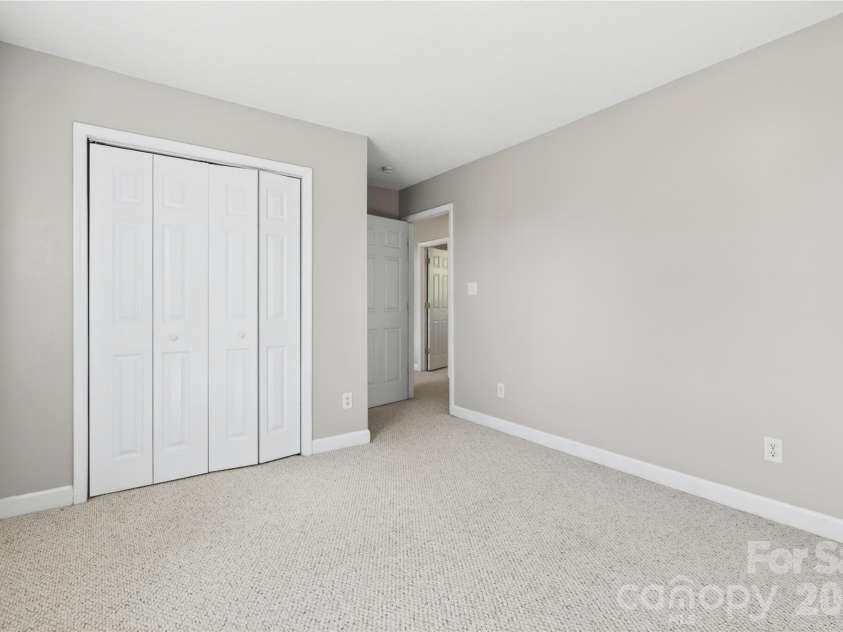 7 Collin Lane, Thomasville, NC 27360.  MLS# CAR4369183, YatesRealty ID 18344. Room 2