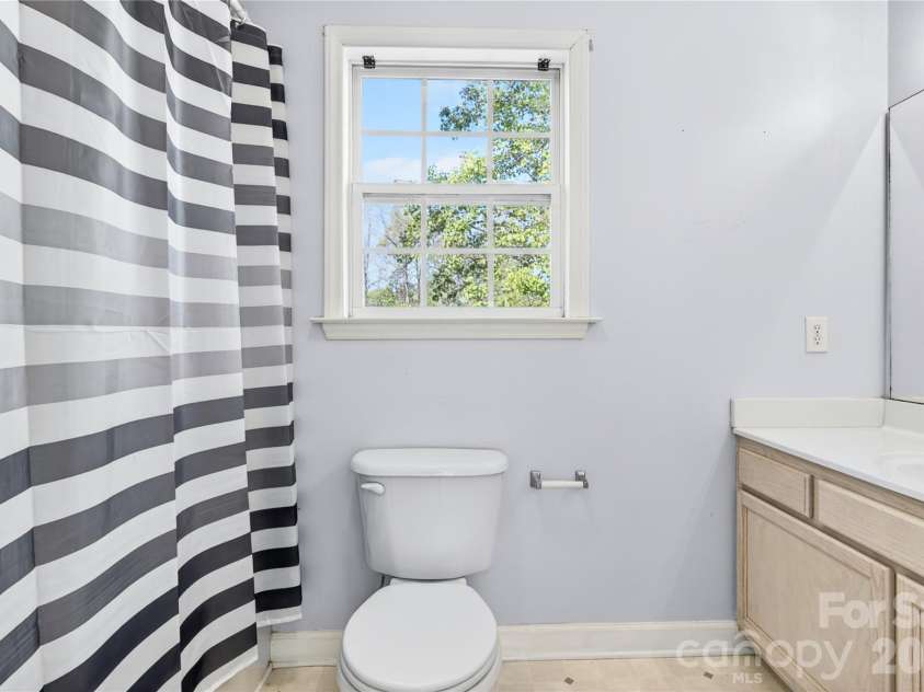 7 Collin Lane, Thomasville, NC 27360.  MLS# CAR4369183, YatesRealty ID 18344.  up stairs bathroom 