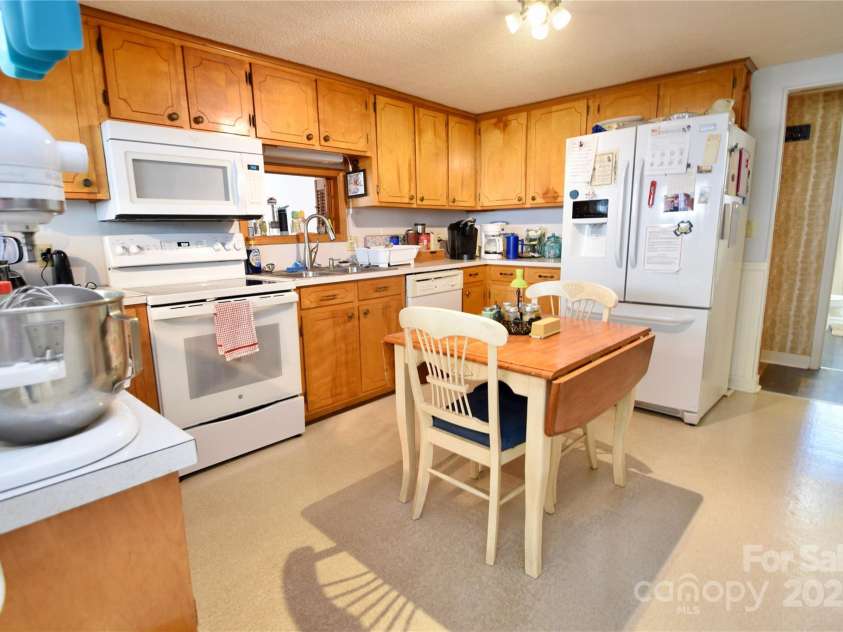 105 Venus Avenue, Gastonia, NC 28052.  MLS# CAR4263522, YatesRealty ID 18345. 